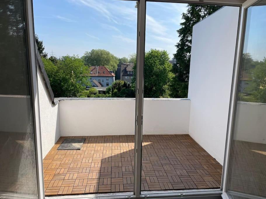 Moderne Ferienwohnung In Gelsenkirchen-Schalke Fuer 1 Bis 7 Personen Mit Terrasse, Ideal Fuer Gruppen & Stadionbesuche Luaran gambar