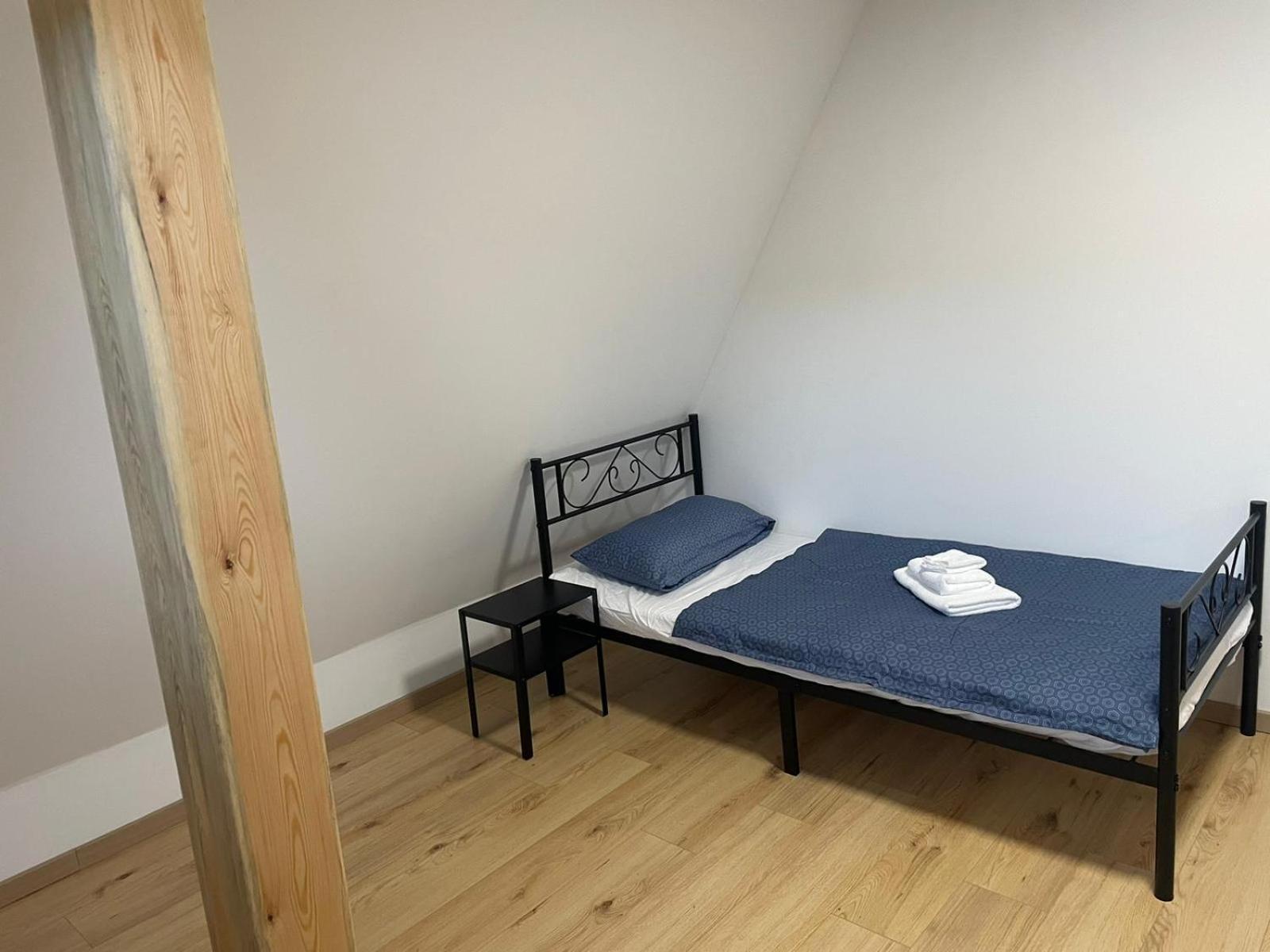 Moderne Ferienwohnung In Gelsenkirchen-Schalke Fuer 1 Bis 7 Personen Mit Terrasse, Ideal Fuer Gruppen & Stadionbesuche Luaran gambar